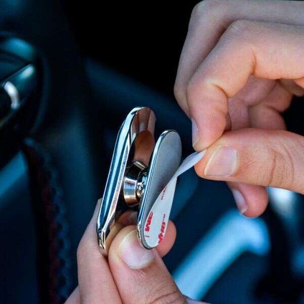 MagnetiX - Magnetic phone holder